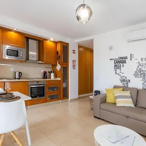 https://chill-apartment-w-pool-praia-da-rocha.hotelaalgarve.com